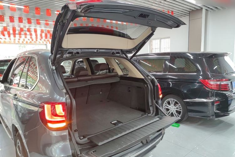 Used BMW X5 2018 xDrive35i Elegant Edition Trunk