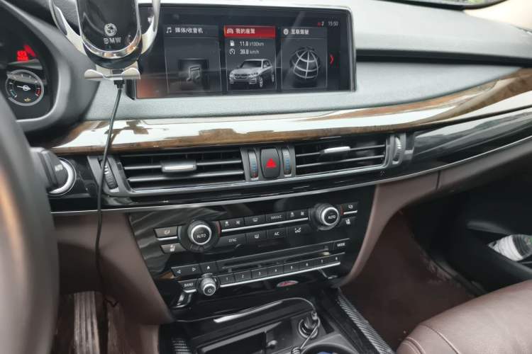 Used BMW X5 2018 xDrive28i Audio And AC Panel