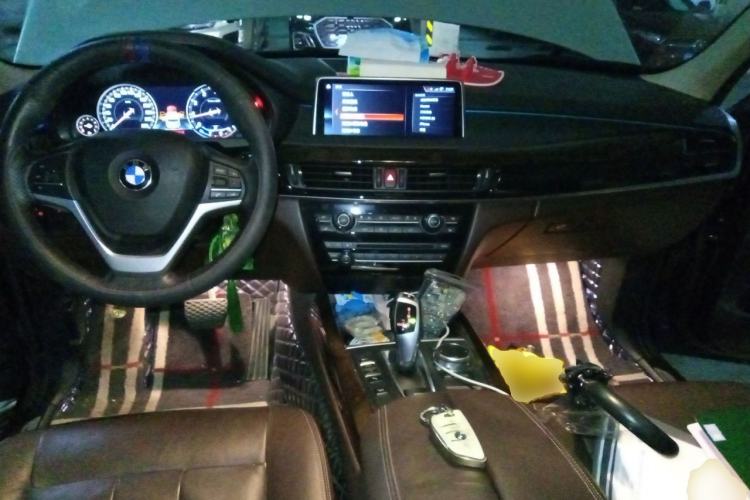 Used BMW X5 2018 xDrive28i Center Console
