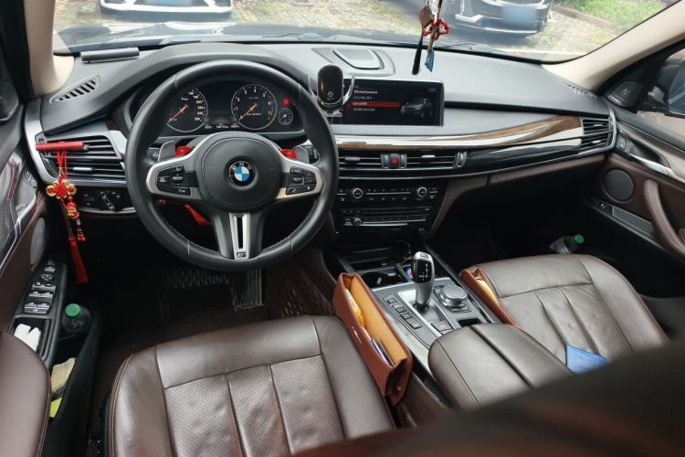 Used BMW X5 2018 xDrive28i Center Console