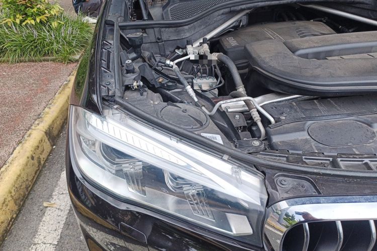 Used BMW X5 2018 xDrive28i Engine Bay Right