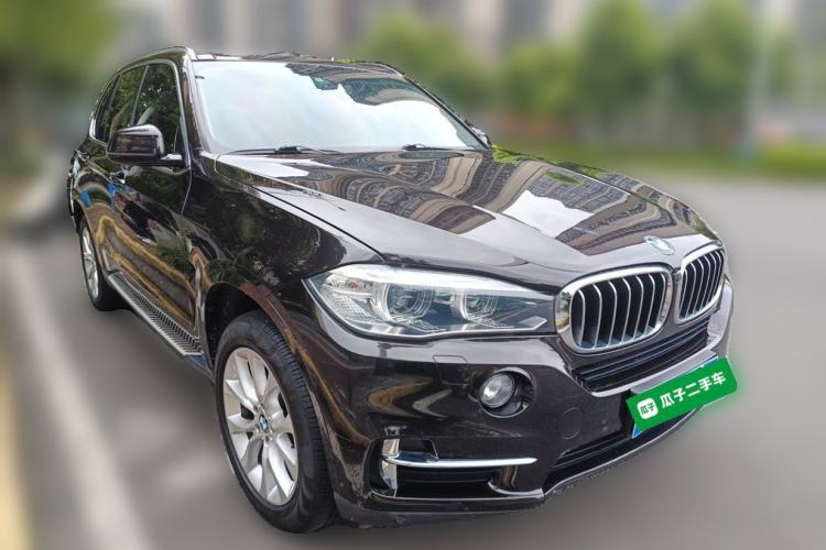 Used BMW X5 2018 xDrive28i Front Right 45 Deg