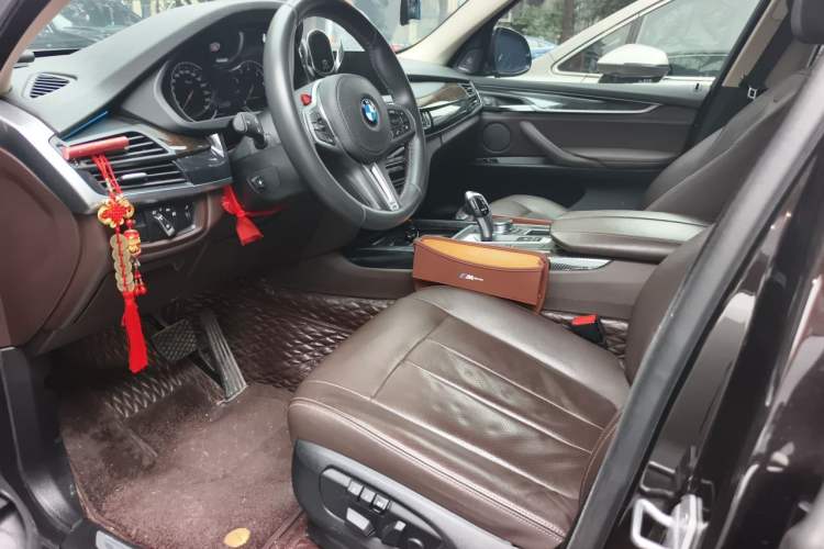 Used BMW X5 2018 xDrive28i Left Front Seat