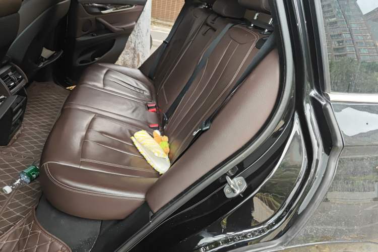 Used BMW X5 2018 xDrive28i Left Rear Seat