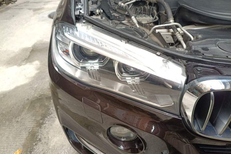Used BMW X5 2018 xDrive28i Right Front Headlight
