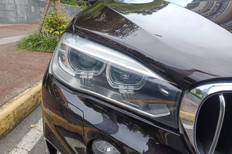 Used BMW X5 2018 xDrive28i Right Front Headlight