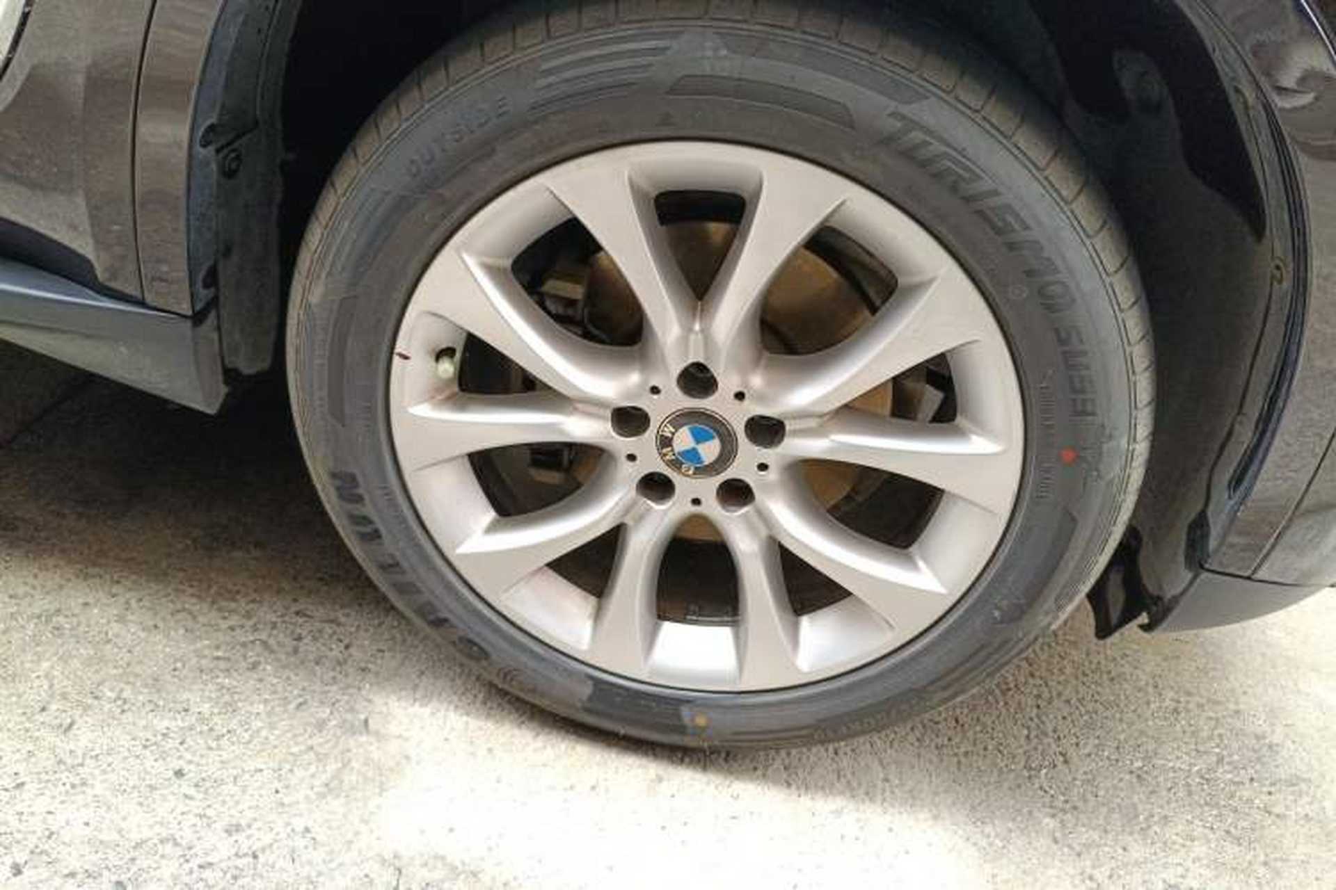Used BMW X5 2018 xDrive28i Right Front Wheel Hub
