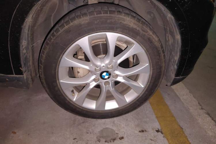 Used BMW X5 2018 xDrive28i Right Front Wheel Hub