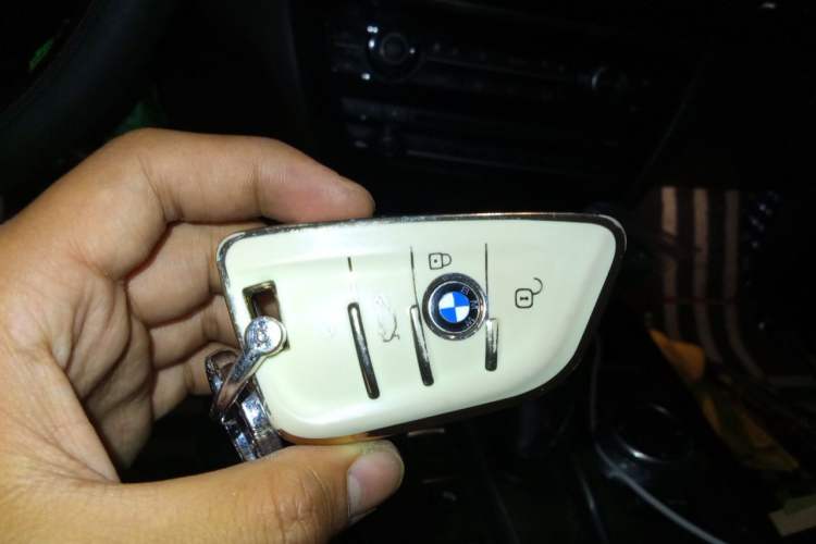 Used BMW X5 2018 xDrive28i Vehicle Key
