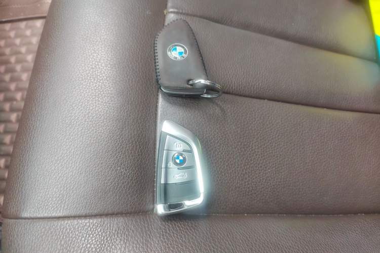 Used BMW X5 2018 xDrive28i Vehicle Key