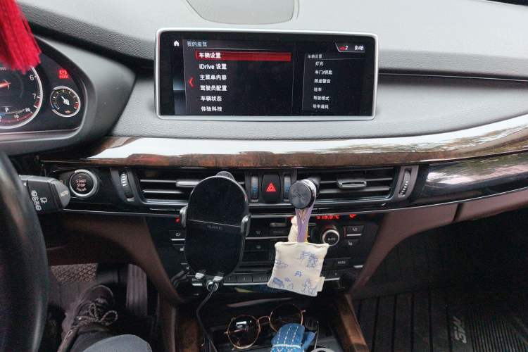 Used BMW X5 2018 xDrive28i Audio And AC Panel