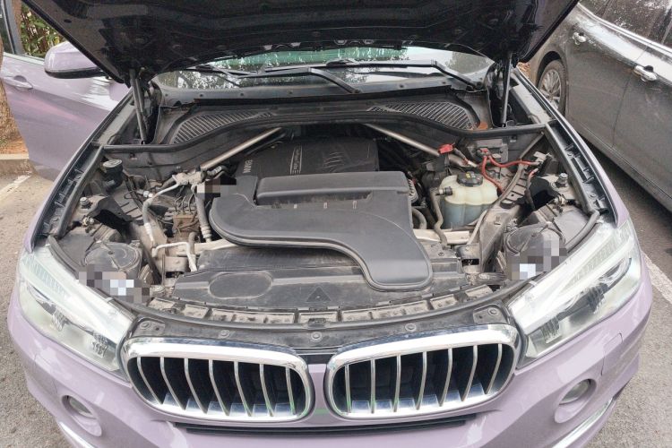 Used BMW X5 2018 xDrive28i Engine Bay