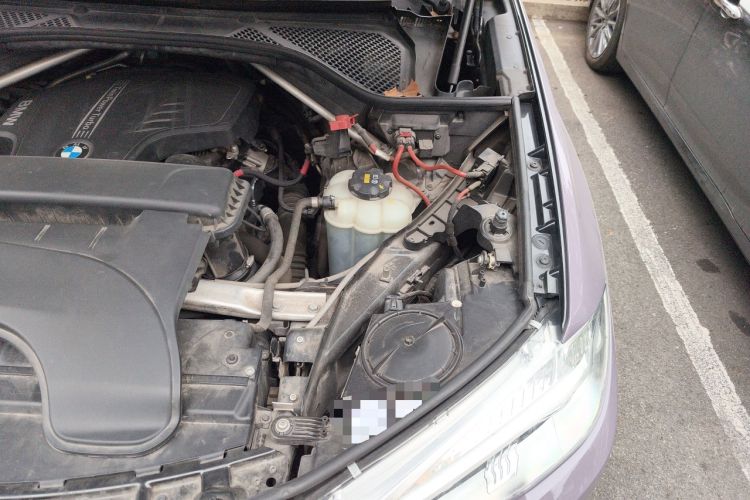 Used BMW X5 2018 xDrive28i Engine Bay Left
