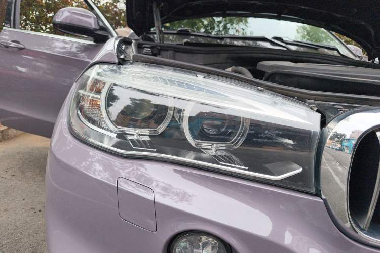 Used BMW X5 2018 xDrive28i Right Front Headlight