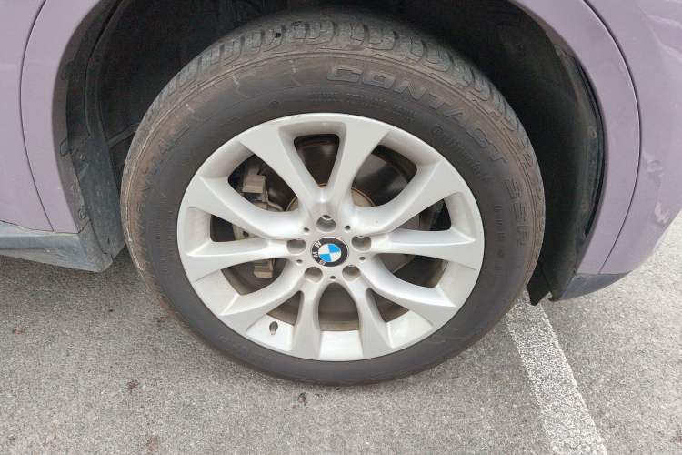 Used BMW X5 2018 xDrive28i Right Front Wheel Hub