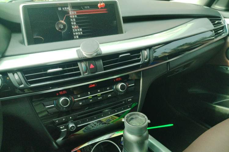 Used BMW X5  Audio And AC Panel