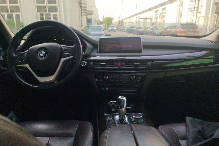 Used BMW X5 2018 xDrive35i Elegant Edition Center Console