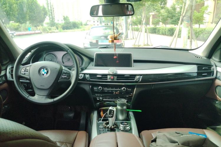 Used BMW X5  Center Console