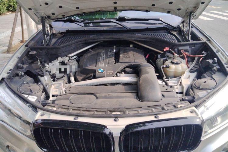 Used BMW X5  Engine Bay