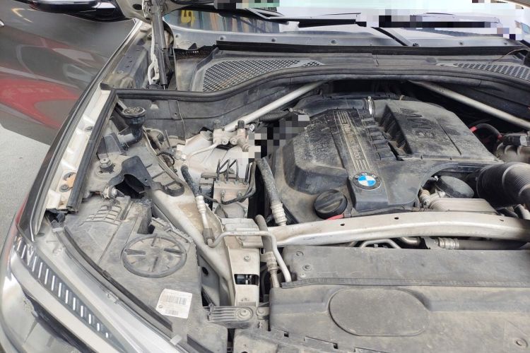 Used BMW X5 2018 xDrive35i M Sport Edition Engine Bay Right
