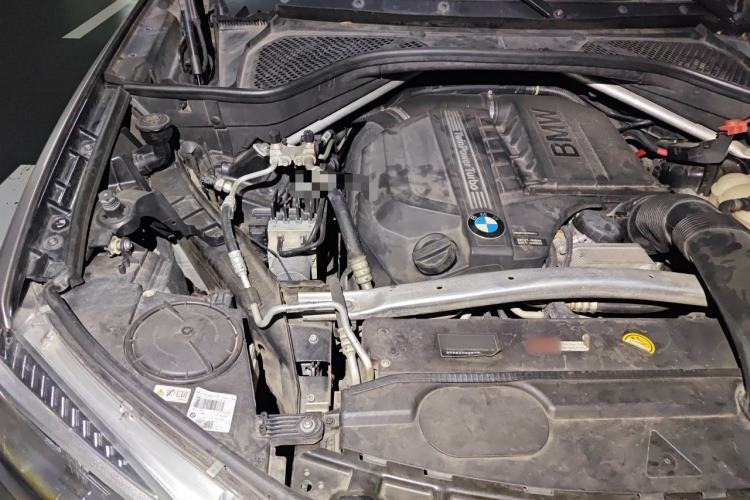 Used BMW X5  Engine Bay Right