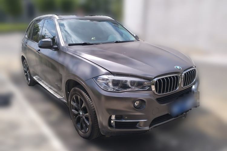 Used BMW X5 2018 xDrive28i Front Right 45 Deg
