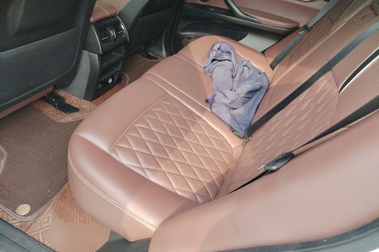 Used BMW X5  Left Rear Seat