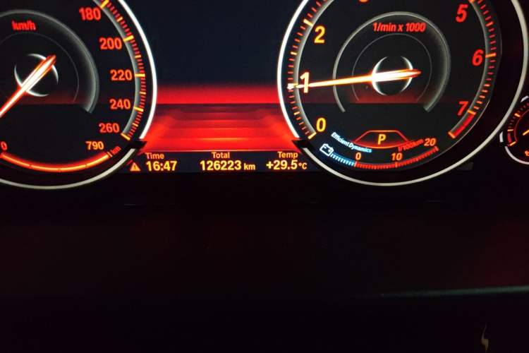 Used BMW X5  Odometer Close Up