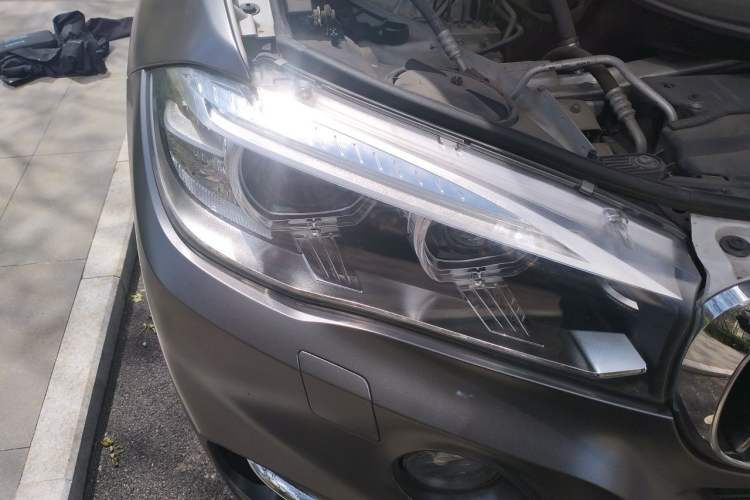 Used BMW X5 2018 xDrive28i Right Front Headlight
