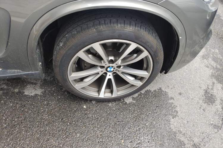 Used BMW X5 2018 xDrive35i M Sport Edition Right Front Wheel Hub