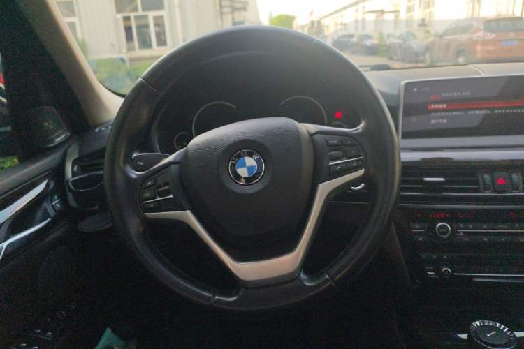 Used BMW X5 2018 xDrive35i Elegant Edition Steering Wheel