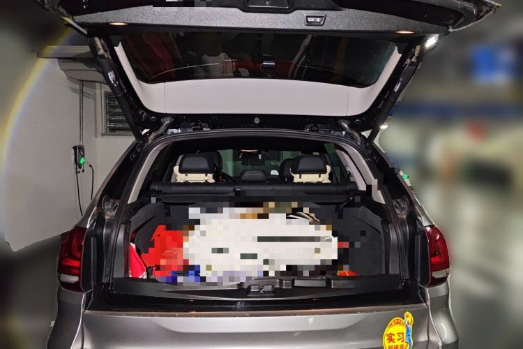 Used BMW X5  Trunk