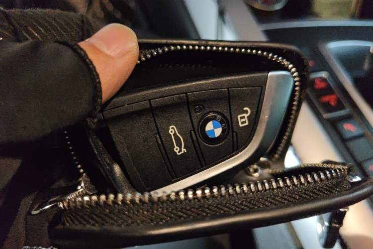 Used BMW X5  Vehicle Key