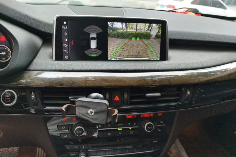 Used BMW X5 2018 xDrive28i Audio And AC Panel