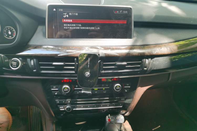 Used BMW X5 2018 xDrive28i Audio And AC Panel