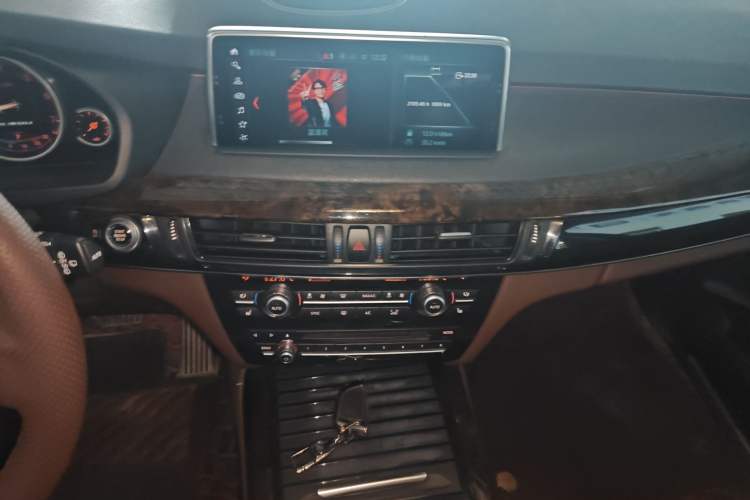 Used BMW X5 2018 xDrive28i Audio And AC Panel