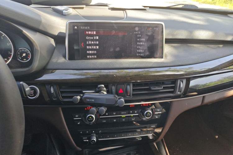 Used BMW X5 2018 xDrive28i Audio And AC Panel