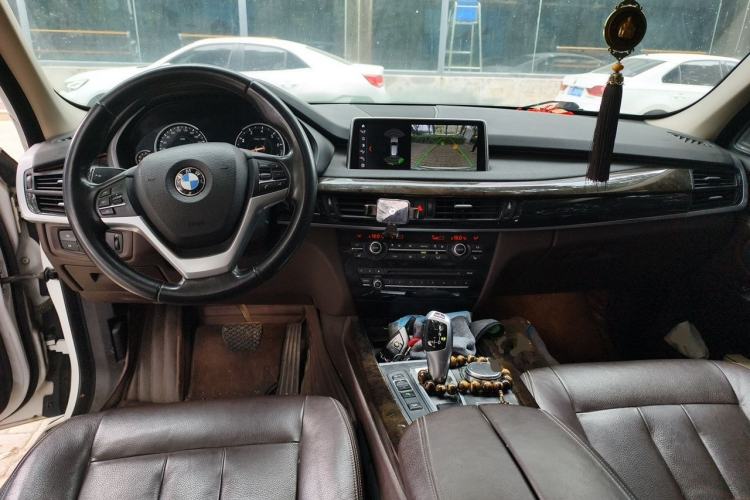 Used BMW X5 2018 xDrive28i Center Console