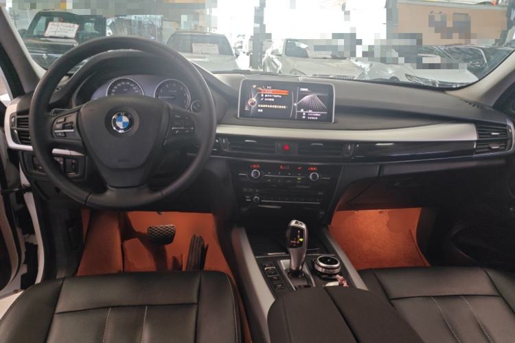 Used BMW X5  Center Console