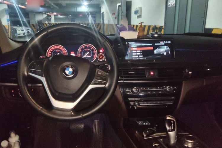 Used BMW X5 2018 xDrive28i Center Console