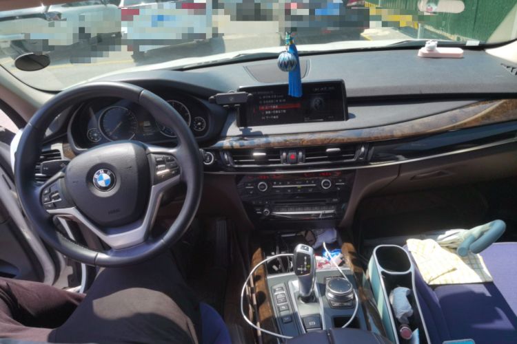 Used BMW X5 2018 xDrive28i Center Console