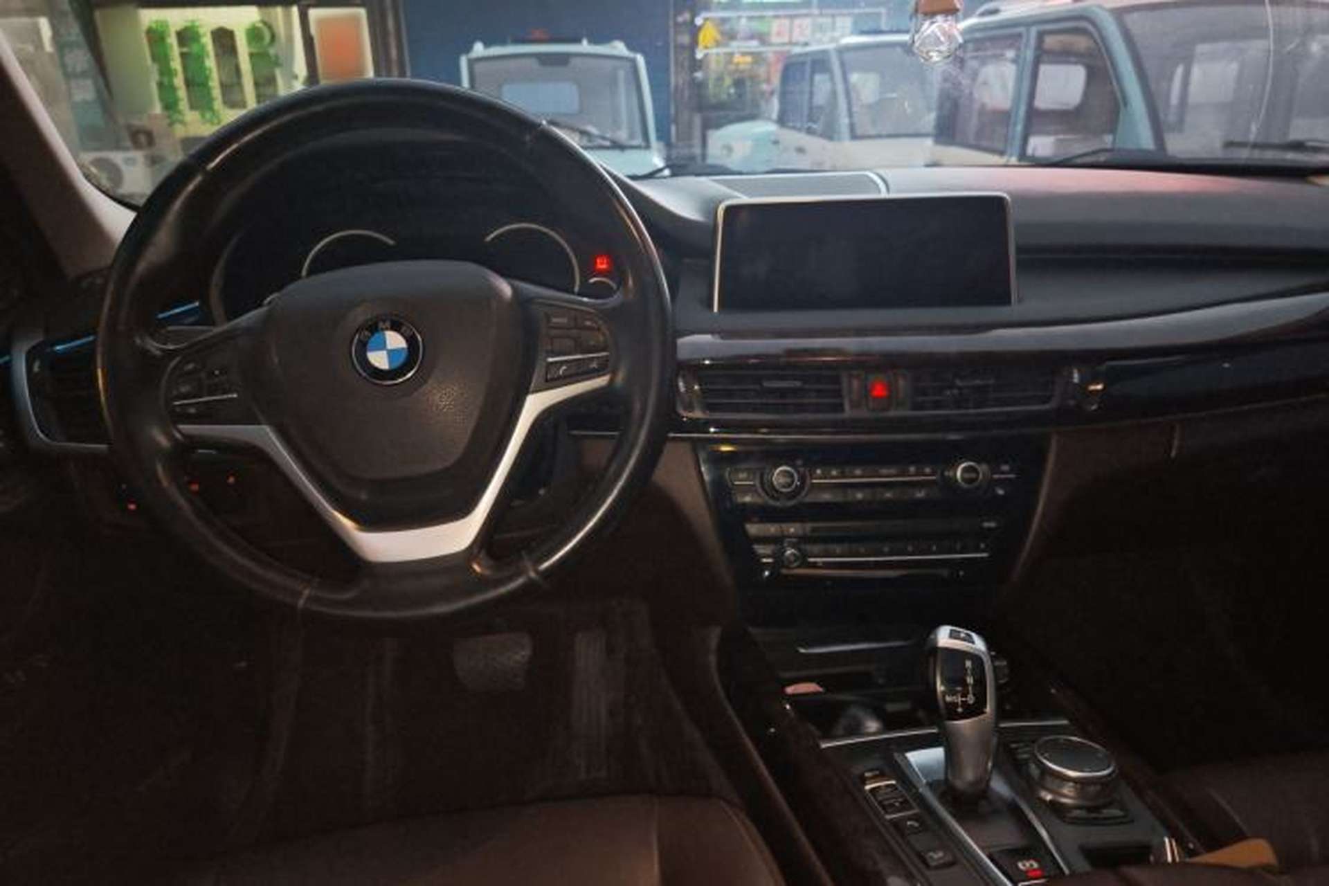 Used BMW X5 2018 xDrive28i Center Console