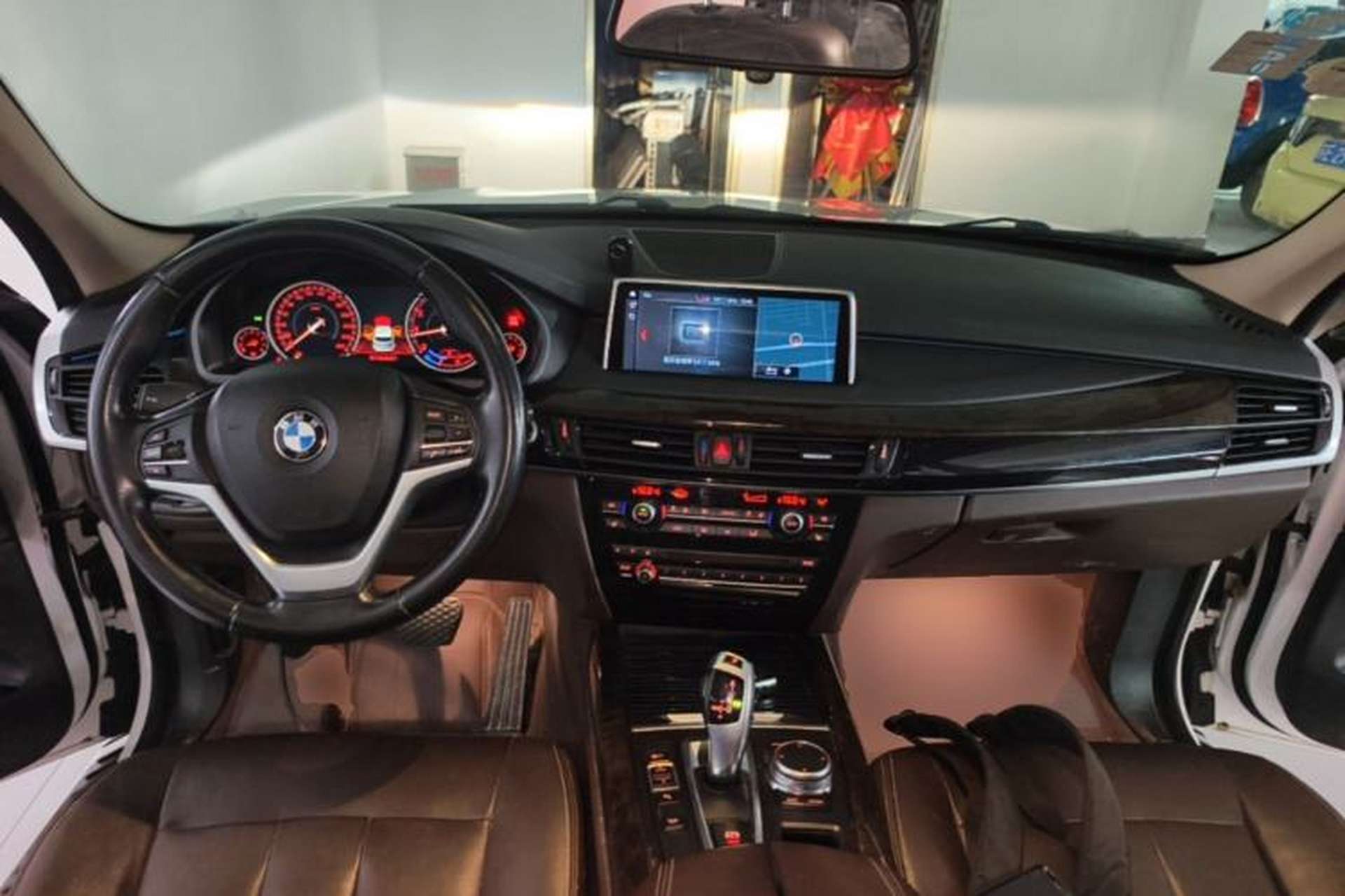 Used BMW X5 2018 xDrive28i Center Console