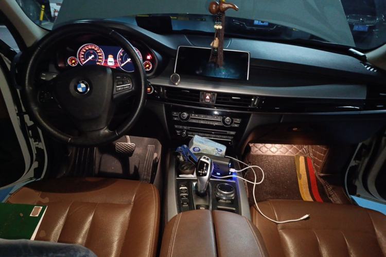 Used BMW X5  Center Console