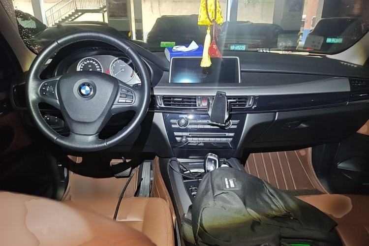 Used BMW X5  Center Console