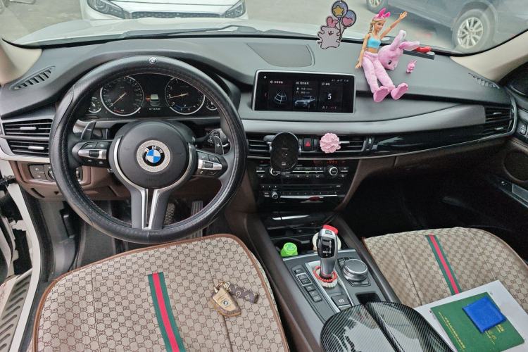 Used BMW X5 2018 xDrive28i Center Console
