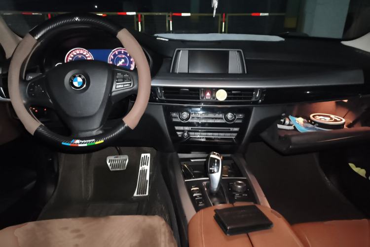 Used BMW X5 2018 xDrive35i Base Model Middle East Center Console