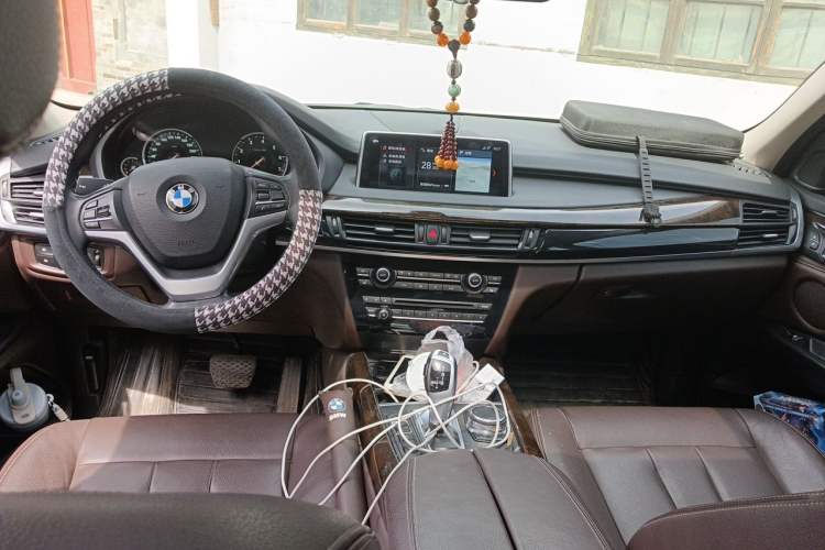 Used BMW X5 2018 xDrive28i Center Console