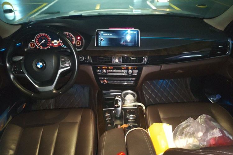 Used BMW X5 2018 xDrive28i Center Console