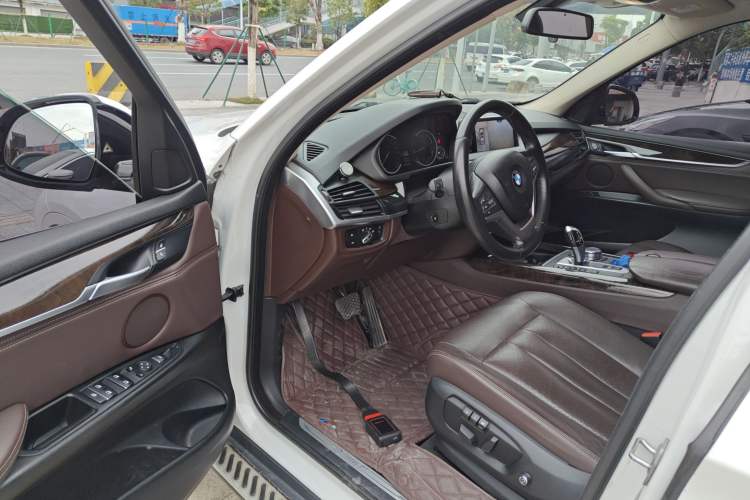 Used BMW X5 2018 xDrive28i Driver Seat